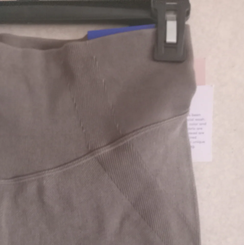 7/8 Length High Rise Leggings - Picture 3 of 5
